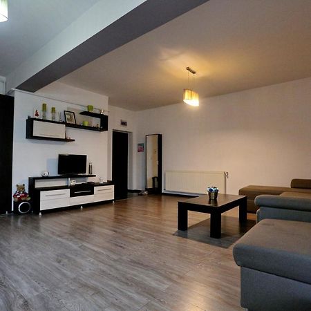Appartamento Bloc Izvor Piteşti Esterno foto