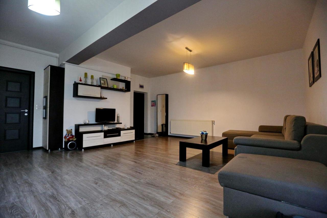 Appartamento Bloc Izvor Piteşti Esterno foto