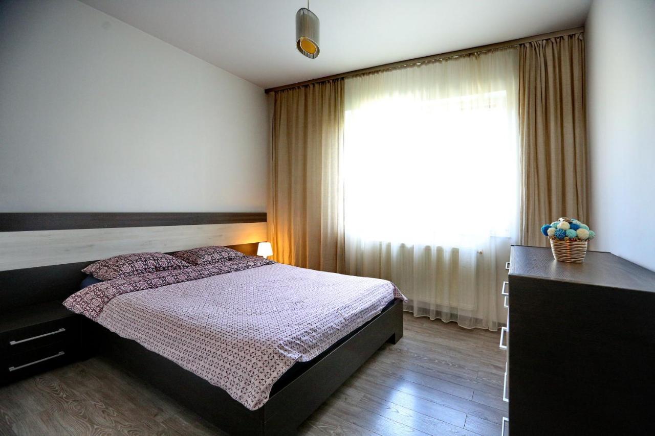Appartamento Bloc Izvor Piteşti Esterno foto